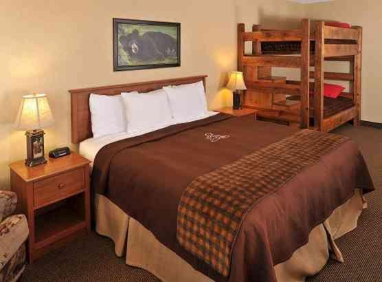 Boarders Inn & Suites By Cobblestone Hotels In Waukon Екстер'єр фото